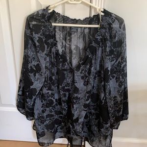 Women’s Faded Glory blouse. Size large. Gray and black